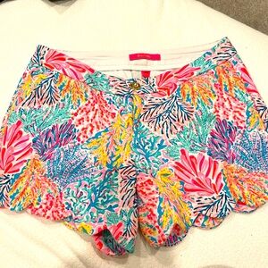 Lilly Pulitzer scalloped rim shorts
